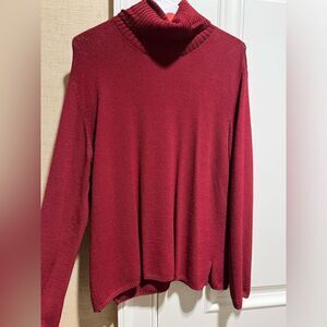 Red Duna Turtleneck size L